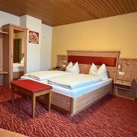 Hotel Zur Rose Essingen (Baden-Wurttemberg)