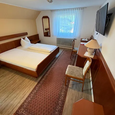 Zur Rose Hotel *